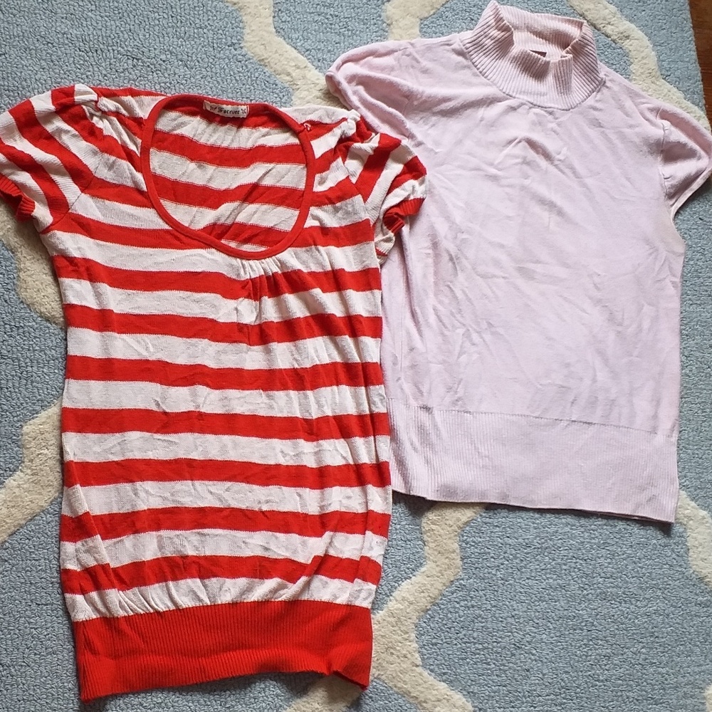 🗽 2 Short sleeve f21 sweaters size M